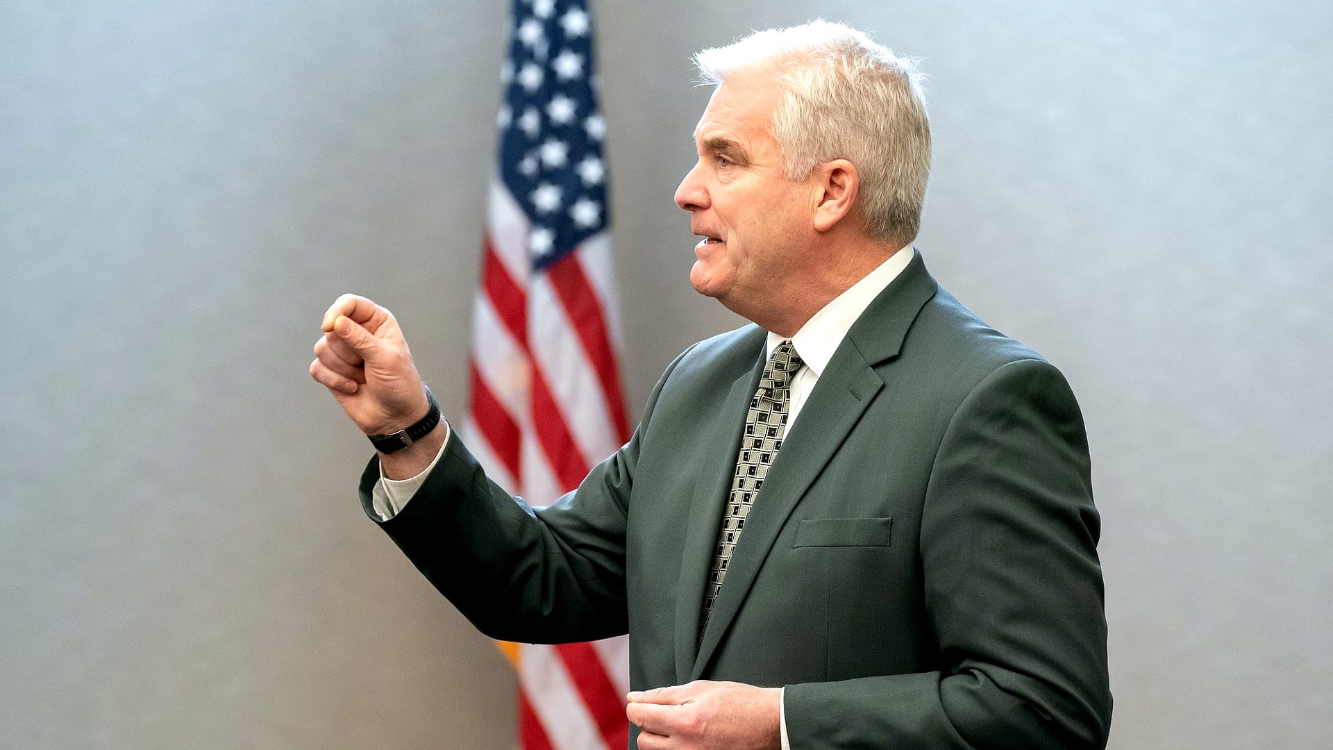 Minnesota Senatörü, SEC’i Kriptoya Tavrı Nedeniyle Eleştirdi