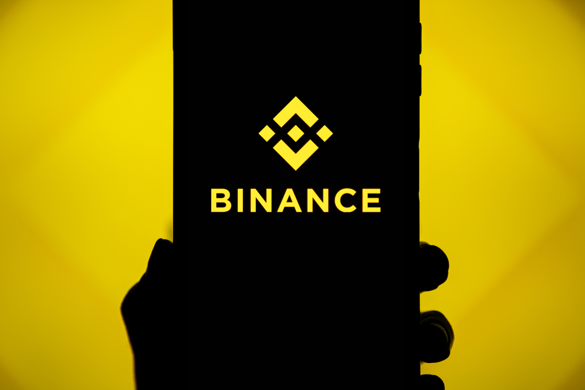 binanceten bitcoin madenciligi icin 500 milyon dolarlik fonr