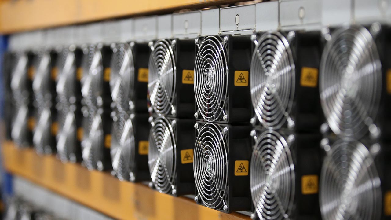 Bitcoin Madencisi Iris Energy, Temerrüt Talebiyle Karşı Karşıya