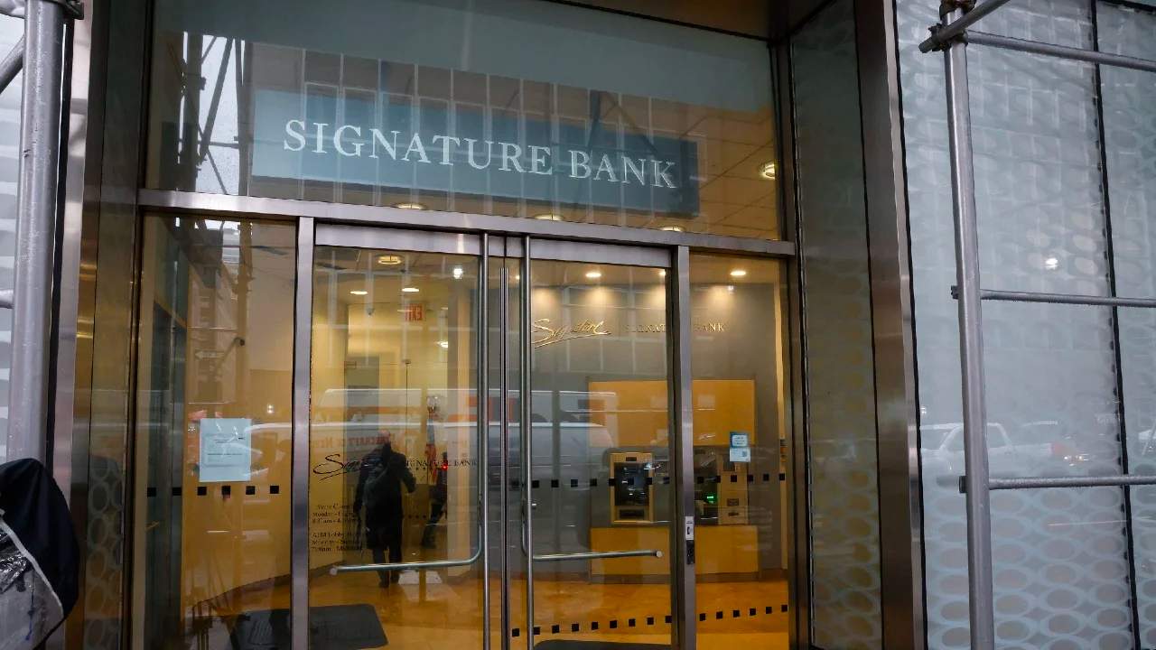İflas Eden Signature Bank Satıldı
