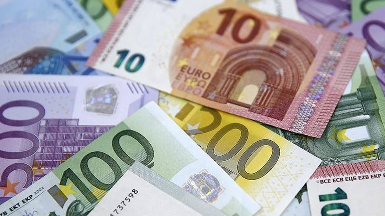 euronun uluslararasi odemelerde kullanimi 3 yilin en dusuk seviyesindet