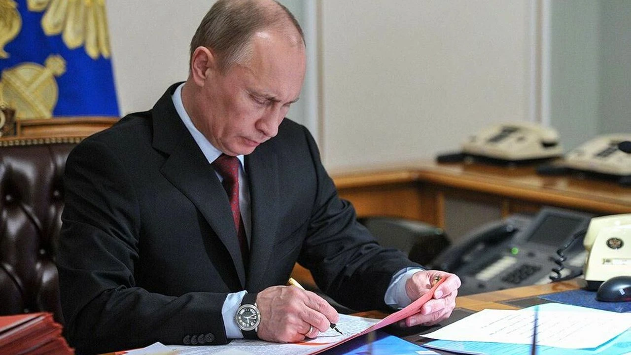 Putin kripto piyasasını düzenleyen yasayı imzaladı